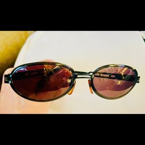 DOLCE GABBANA CELEBRITY SUN GLASSES $95